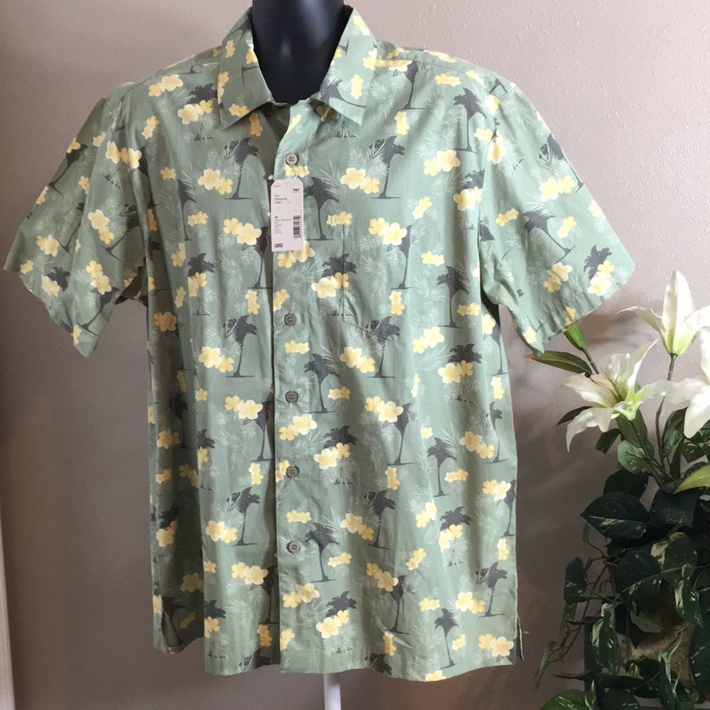 NWT Cali or Island Charm  Trader Bay Classic Shirt